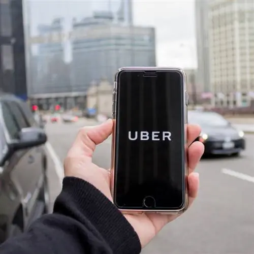 заказ Uber на смартфоне