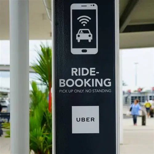 стоянка убер в аэропорту