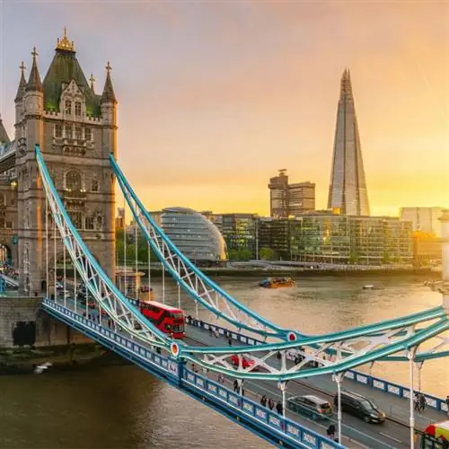 Тауэрский мост и река Темза, Лондон, Англия.