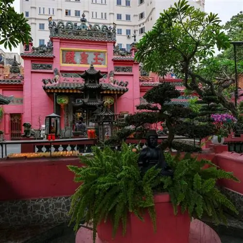 Яркая пагода Нефритового императора в Хошимине, Вьетнам.