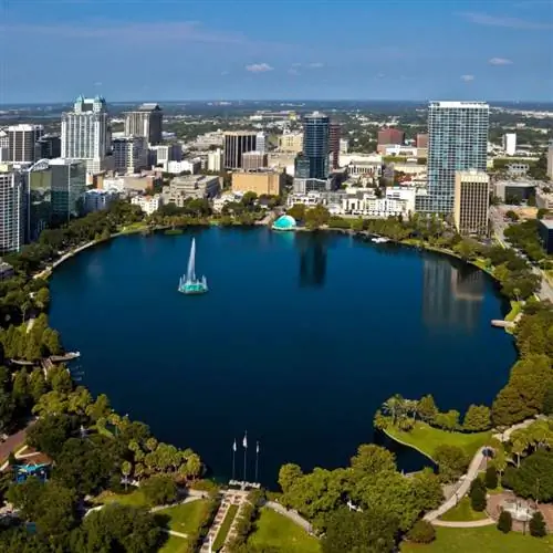 Озеро Эола и центр Орландо, Флорида