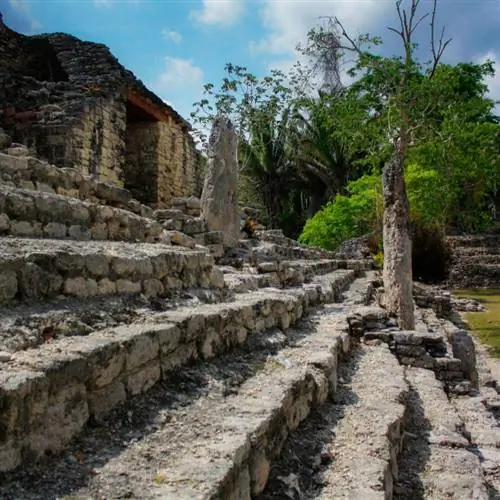 Руины майя Кохунлич возле Четумаля