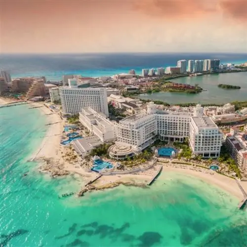 Вид с воздуха на Канкун, Мексика.