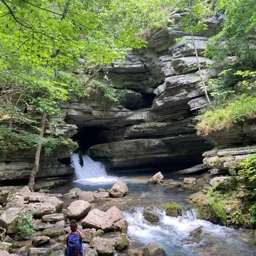 турист в Бланшар-Спрингс