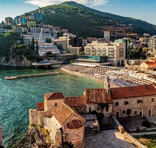 вид на черногорский залив