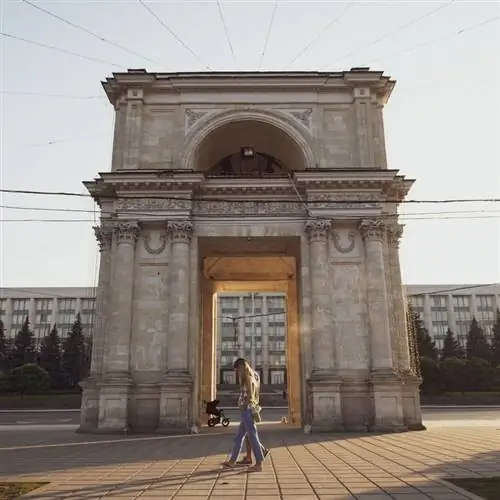 Arcul De Triumf в Кишиневе, Молдова, Восточная Европа
