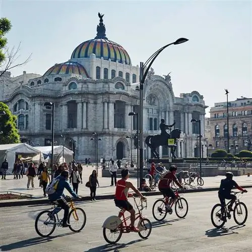Мексика, Город,, Cdmx, Mexico7-28-18, Люди, Верховая езда, Велосипеды, В, Фронт, Из