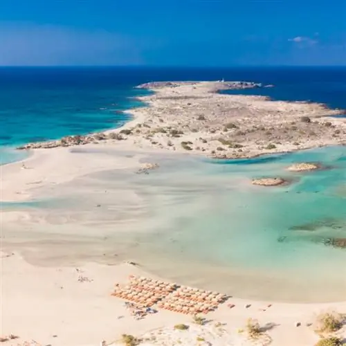 Пляж Элафонисси на острове Крит с лазурной чистой водой, Греция, Европа