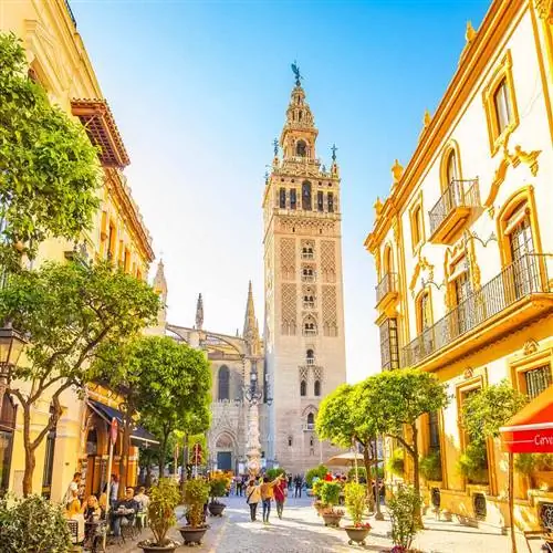 Ла Хиральда в Севилье, в автономной провинции Андалусия, Южная Испания, Европа