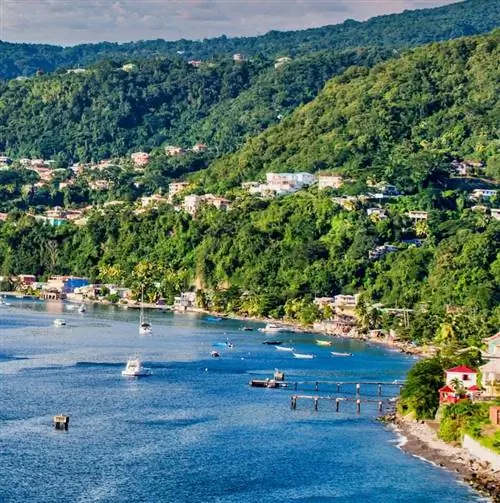 Вид на лодки в Доминике