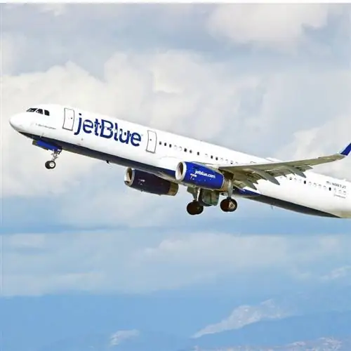 JetBlue запускает новые рейсы, делая это европейское направление более доступным, чем когда-либо JetBlue запускает новые рейсы, делая это европейское направление более доступным, чем когда-либо