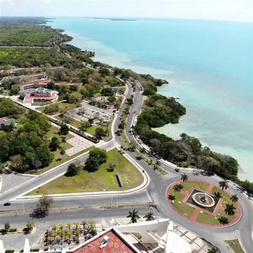 вид с воздуха на Четумаль, Мексика