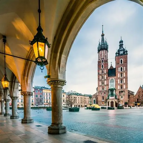 Красивая рыночная площадь Кракова, Польша, Европа.