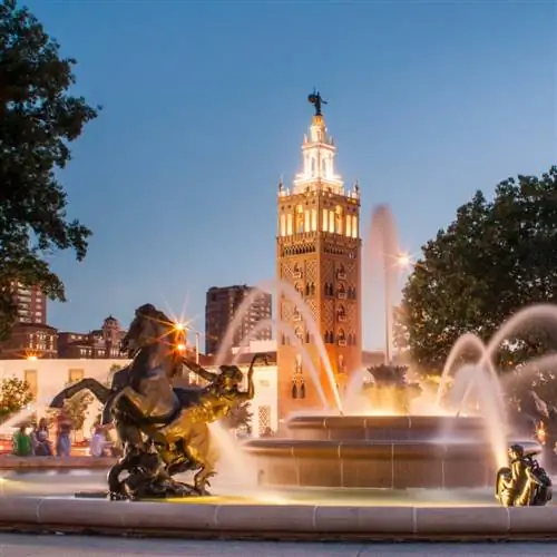 Мемориальный фонтан Джей Си Николса в Канзас-Сити, штат Миссури