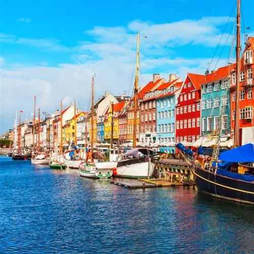 Лодки в Старом городе Копенгагена, Дания