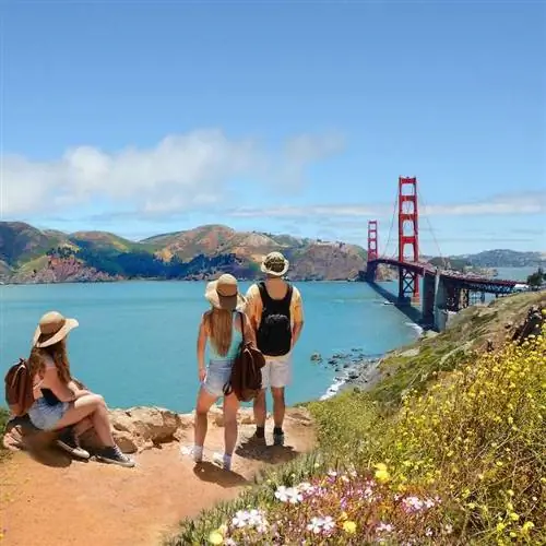 Семья, Глядя, На, Красивая, Лето, Горы, Пейзаж,, На, Походы, Путешествие.