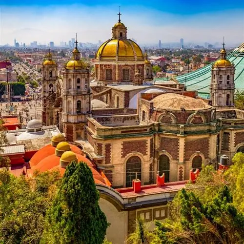 Историческая церковь в Мехико