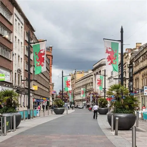 Торговая улица в центре Кардиффа, Уэльс, Великобритания, Северо-Западная Европа