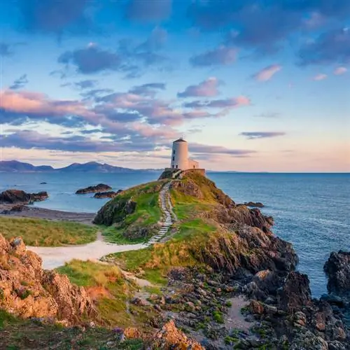 Маяк Тай-Мор в Уэльсе, Великобритания, Северо-Западная Европа