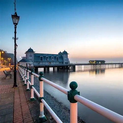 Пирс в Пенарте во время заката, деревня в долине Гламорган, прибрежный Уэльс, Великобритания, Северо-Западная Европа