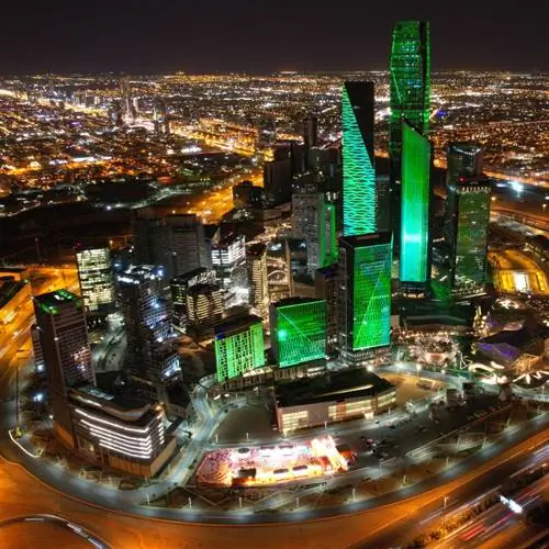 Эр-Рияд, Саудовская Аравия, ночью.