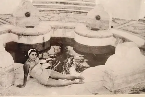 Посетитель в Kallithea Springs несколько лет назад, Родос
