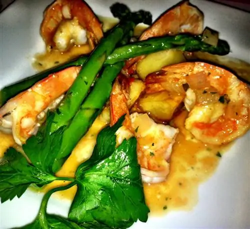 Riviera Ristorante в Санта-Роза, где подают свежие блюда итальянской кухни