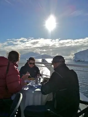 Барбекю на палубе MS Expedition