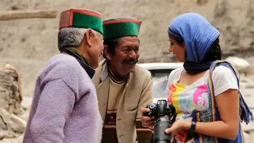 Шахела Саджанлал во время визита POTM в Спити