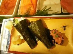 Джонни Блэр критикует суши в Токио, Япония