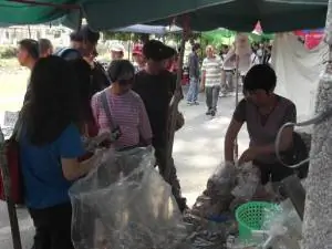 Рыночные прилавки в Чикане в Kaiping Diaolou Tour