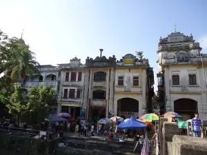 Старые здания в Чикане возле Кайпинга в Китае