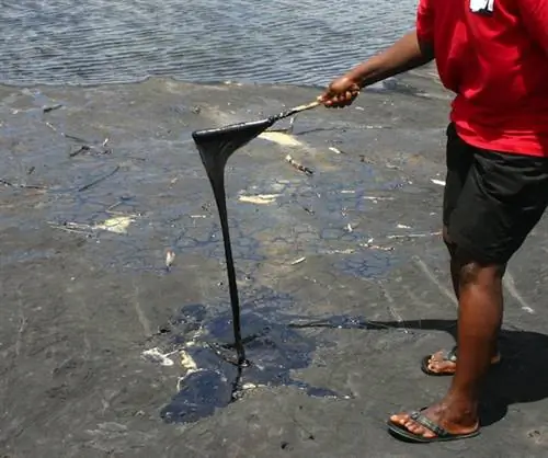 смоляное озеро