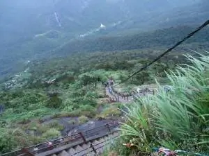 вид на поход на Пик Адама Шри Пада Шри Ланка