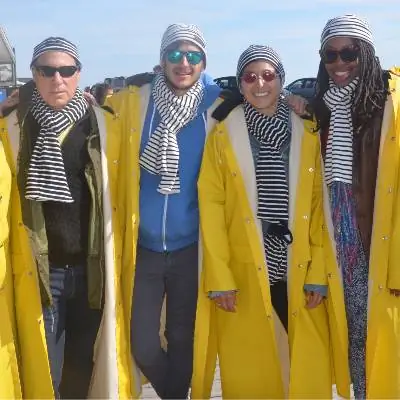 Писатели, наблюдающие за китами