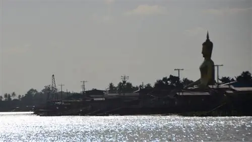 Гигантский Будда на острове Ко Крет