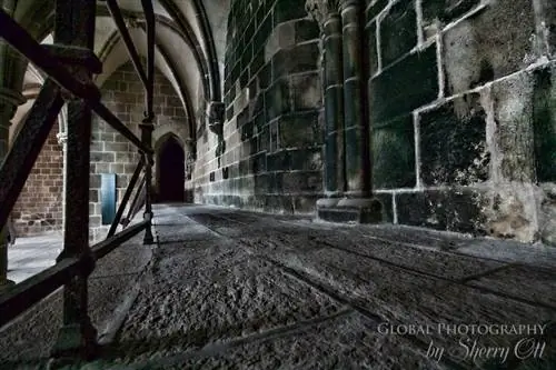 Мон-Сен-Мишель внутри