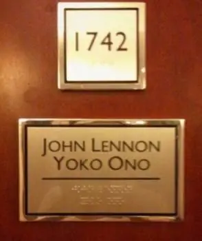 Джон Леннон и Йоко Оно во время «Ночи за мир», Монреаль, июнь 1969 года.