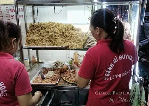 лучший banh mi hcmc