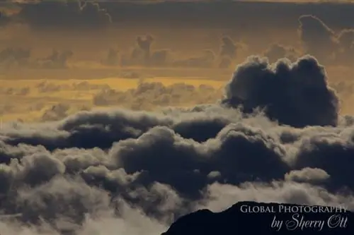 облачный пейзаж Халеакала Мауи