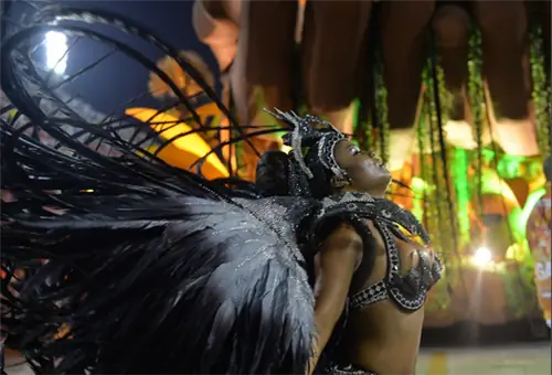 И теперь, когда карнавал в Рио закончился