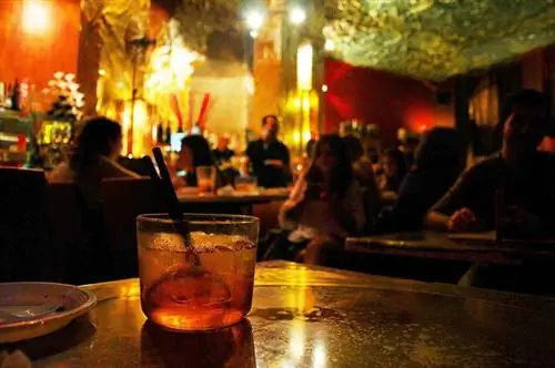 Аперитив в Милане. Фото предоставлено Лукой Вольпи.