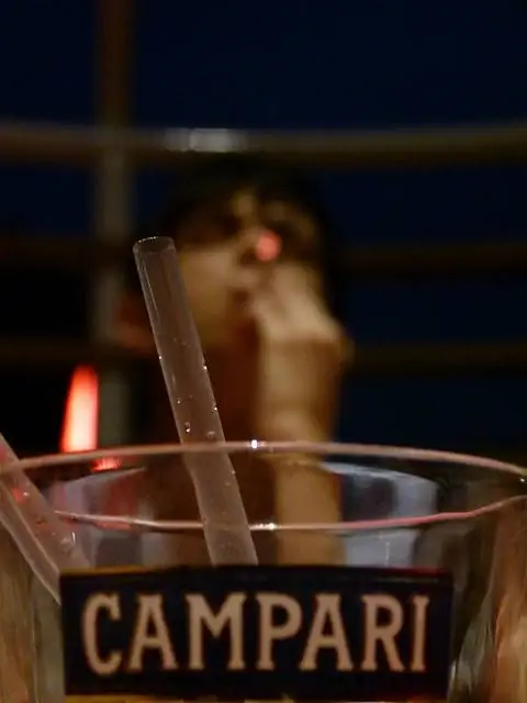 Кампари - типичный напиток, который пьют во время аперитива. Фото предоставлено Массимилиано.