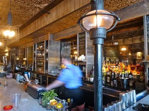 Запретный бар и ресторан,