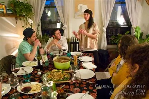 поесть с местными жителями