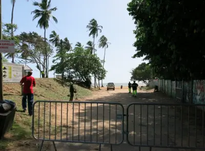 Вход в отель Novotel Beach, Кайенна, Французская Гвиана.