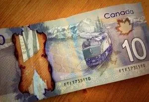 Канадец, через железную дорогу, поезд, Канада