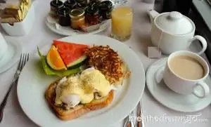 Канадец, через железную дорогу, поезд, Канада