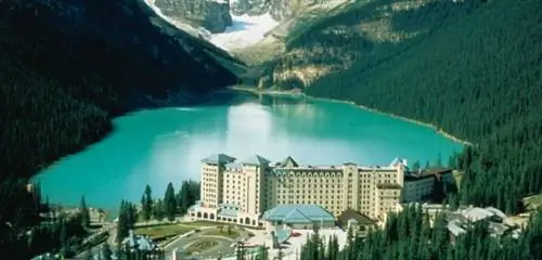 Fairmont Chateau Lake Louise со знаменитым озером и Скалистыми горами
