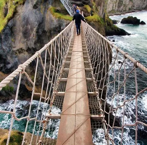 Веревочный мост Кэрик-А-Реде
